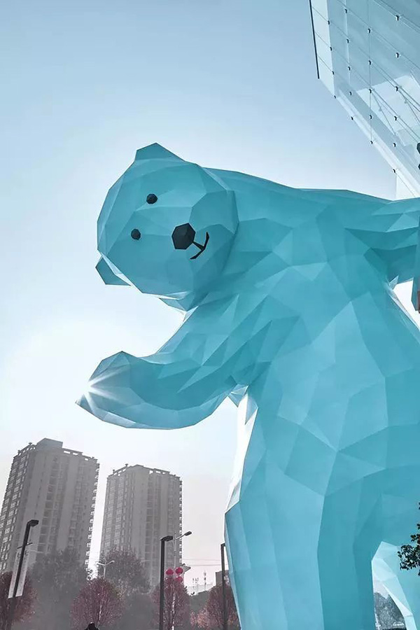 不锈钢雕塑熊.jpg