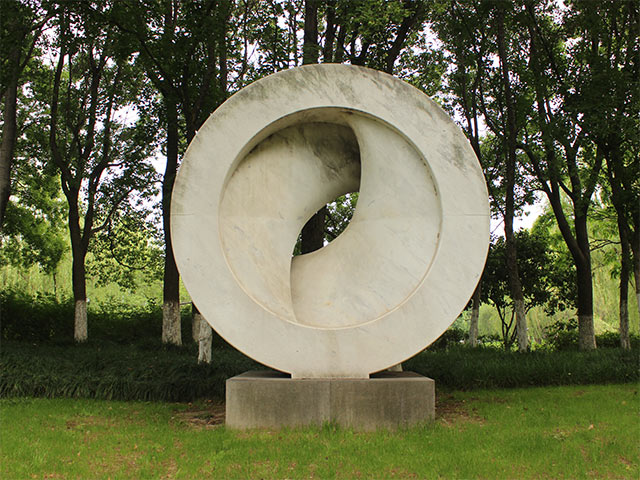 第五届中国·芜湖“刘开渠奖”雕塑作品月的循环.jpg