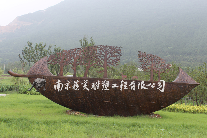 锻铜树叶雕塑，由南京苏美雕塑制作