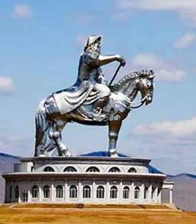蒙古的成吉思汗骑马雕塑